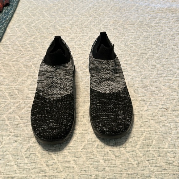 Hyper arch motion slip on - Picture 2 of 5